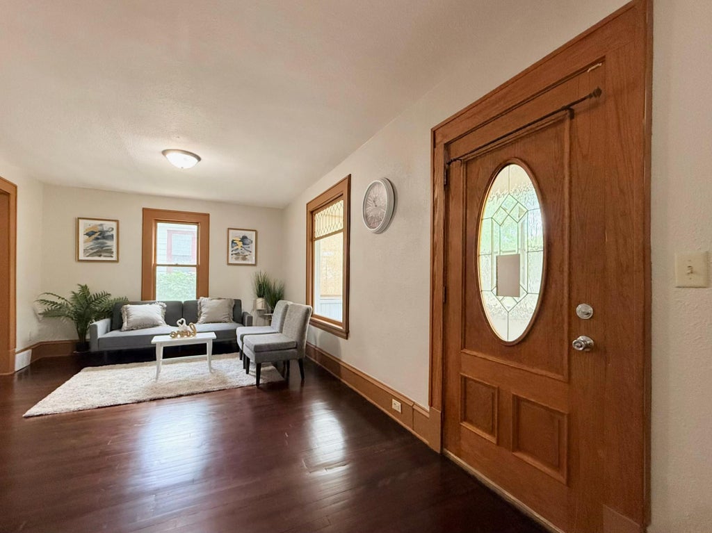 Photo of 324 Topping Street, Saint Paul, MN 55117 (MLS # 7149031)