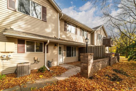 7656 13th Street N Oakdale MN 55128