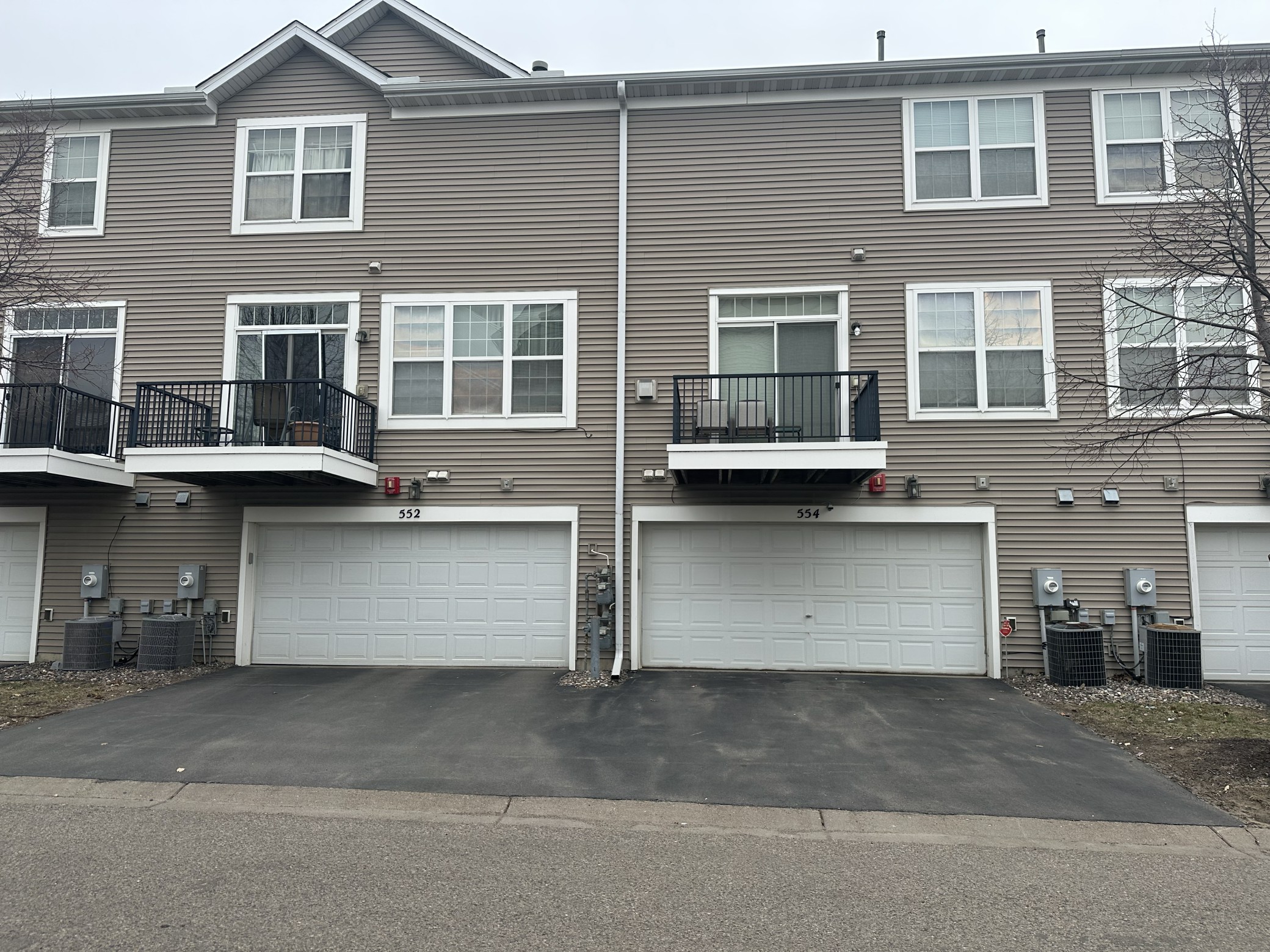 554 Huset Parkway NE