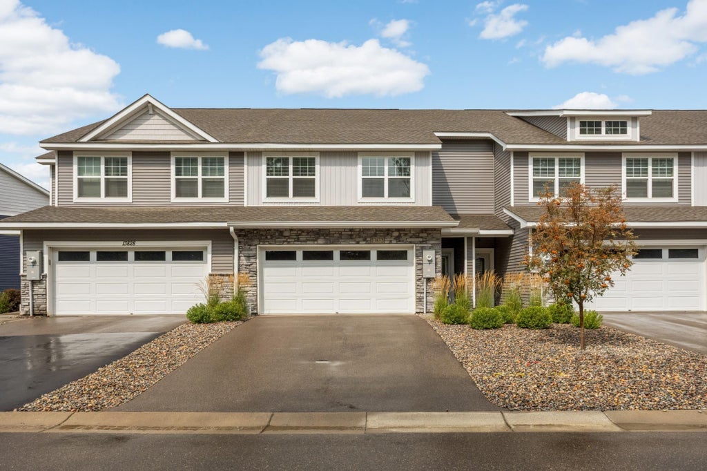 Photo of 13832 Kaylemore Trail, Rosemount, MN 55068 (MLS # 7141424)