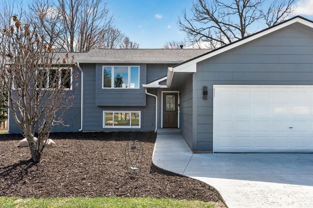 Photo of 2636 226th Lane NE, Cedar, MN 55011 (MLS # 7056086)