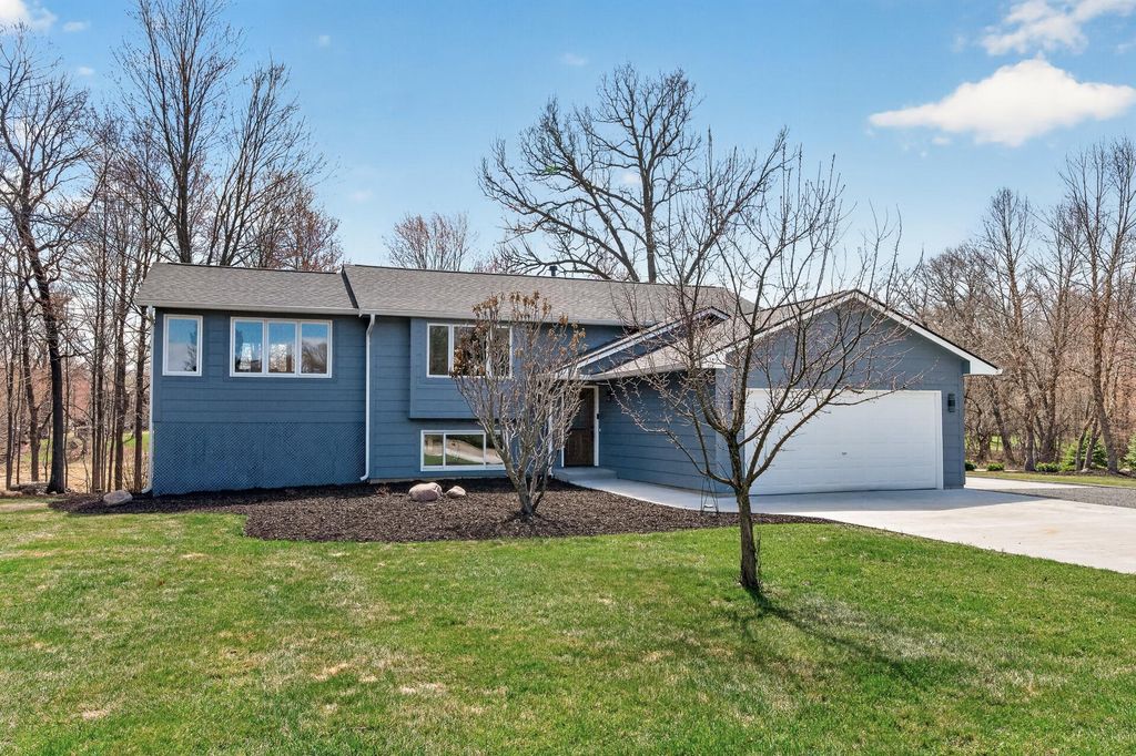 Photo of 2636 226th Lane NE, Cedar, MN 55011 (MLS # 7056086)