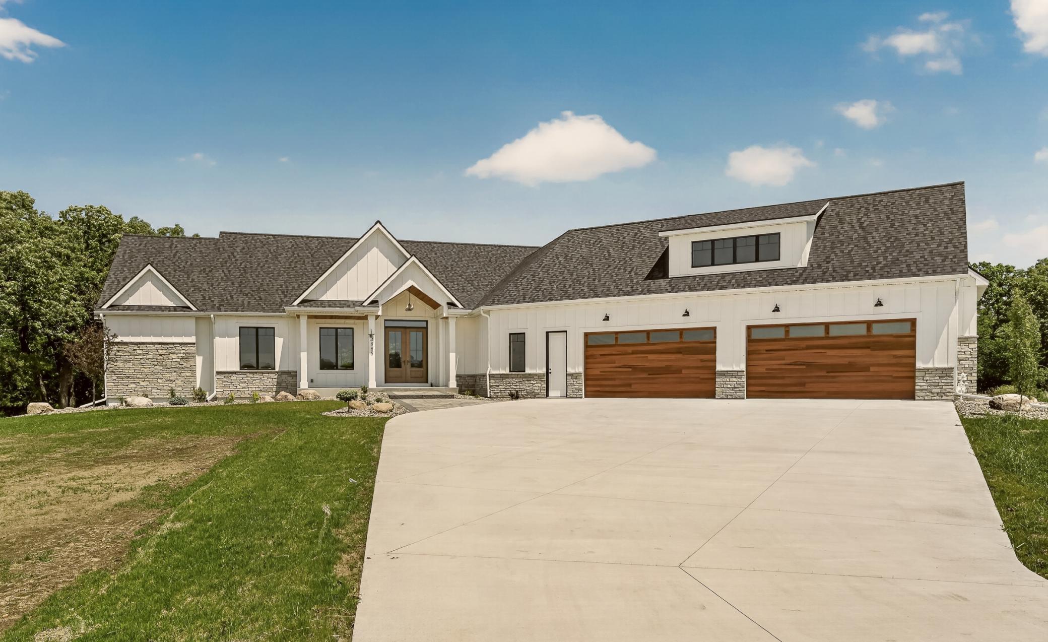 Rochester, Minnesota, 55902, United States, 5 Bedrooms Bedrooms, ,6 BathroomsBathrooms,Residential,Active,1892599