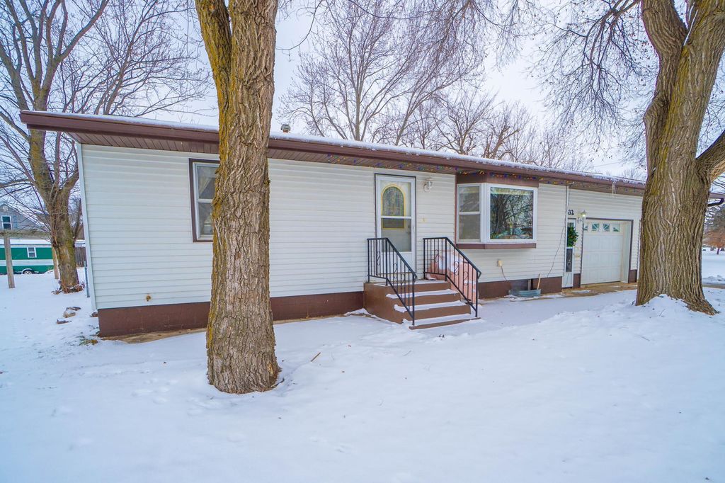 Photo of 332 4th Street NW, Perham, MN 56573 (MLS # 6823582)