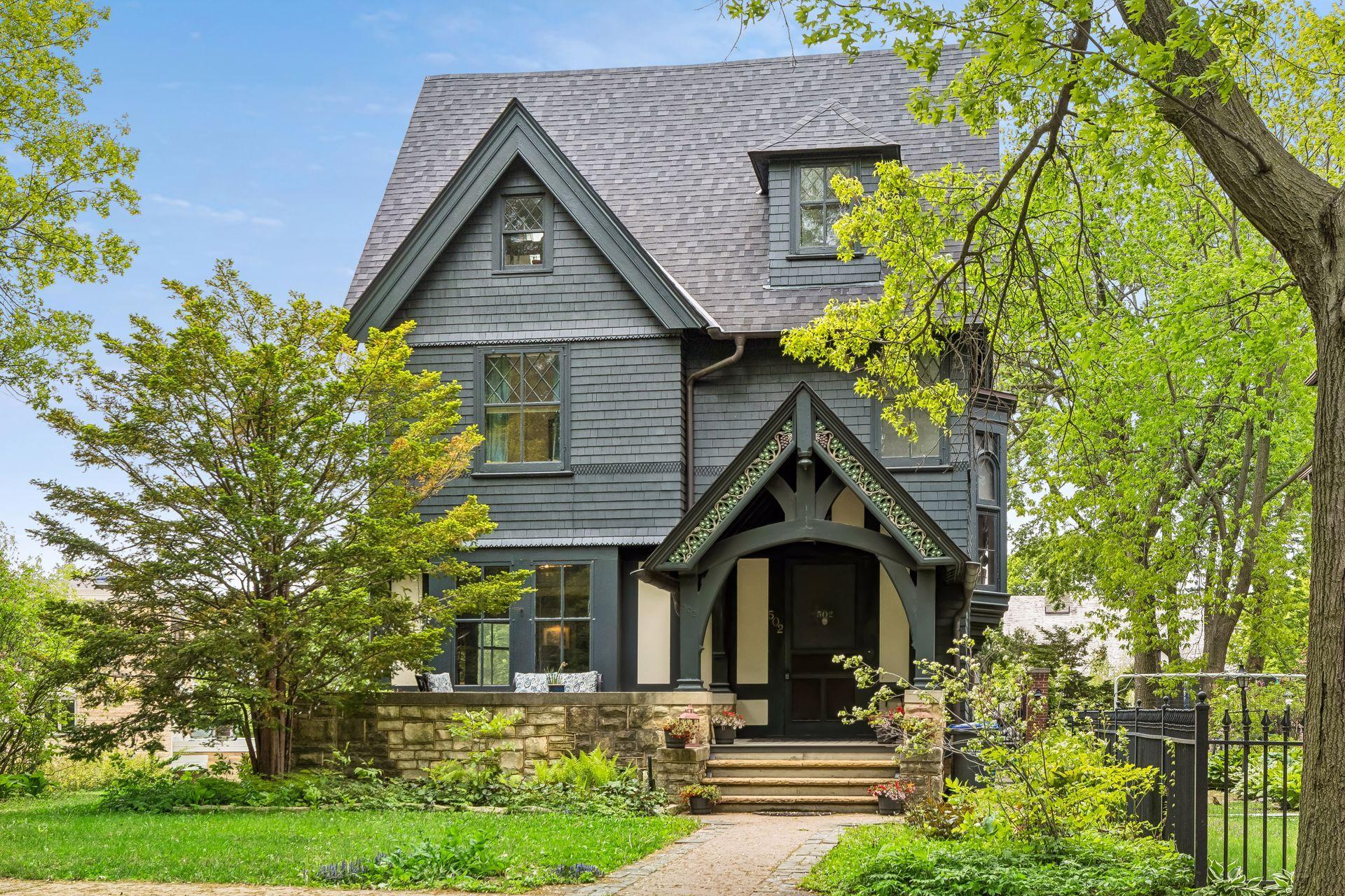 502 Grand Hill