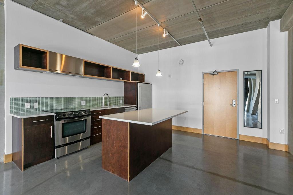 345 6th Avenue N 406