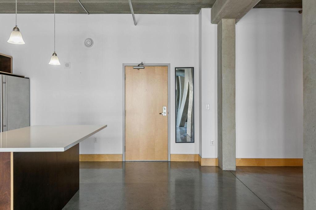 345 6th Avenue N 406