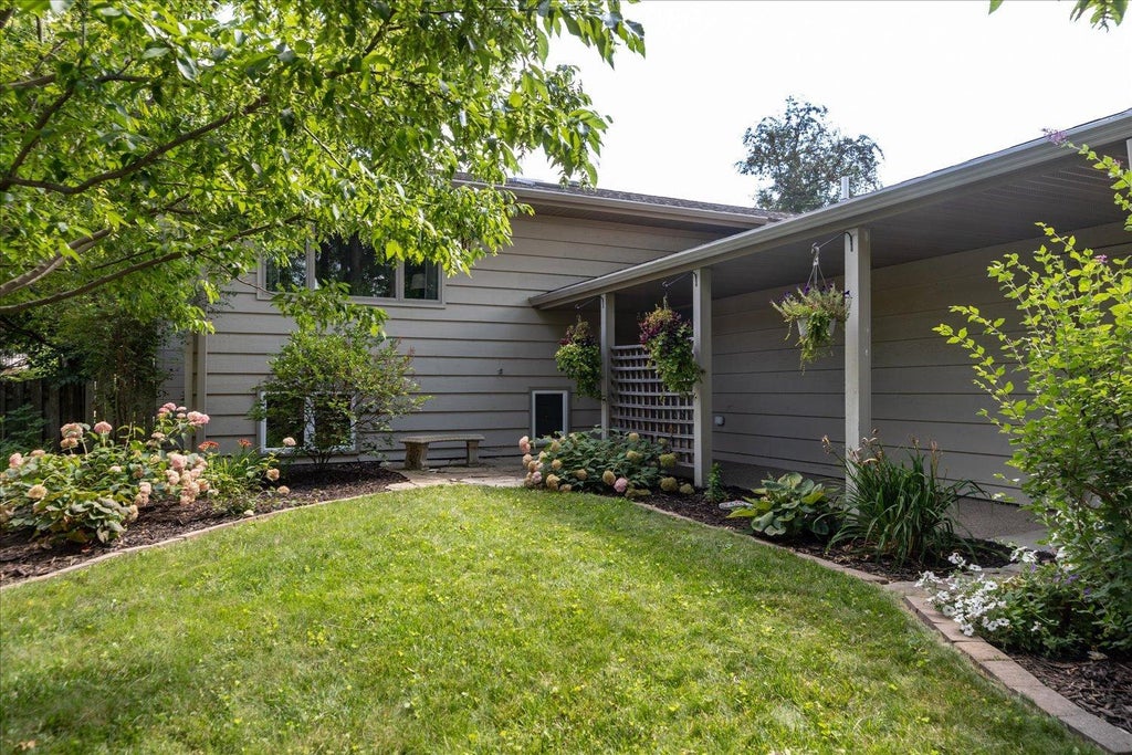 Photo of 2524 25th Street NW, Rochester, MN 55901 (MLS # 7111439)