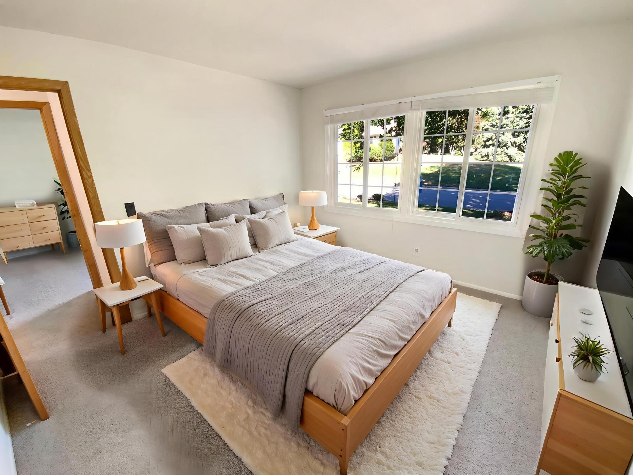 3309 Red Oak Circle N