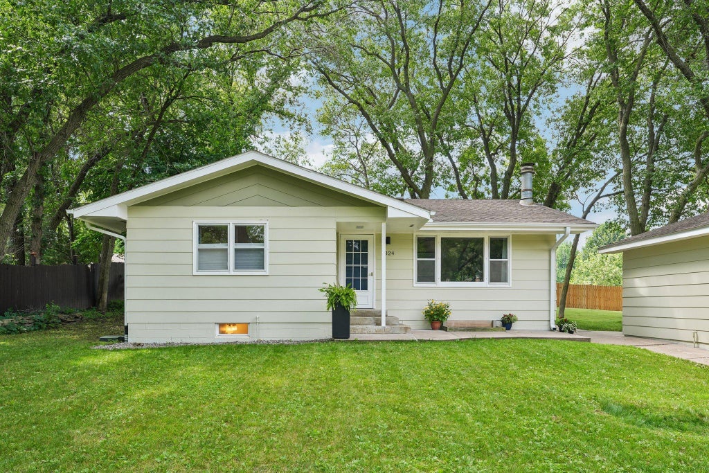 Photo of 2324 130th Avenue NW, Coon Rapids, MN 55448 (MLS # 7101898)
