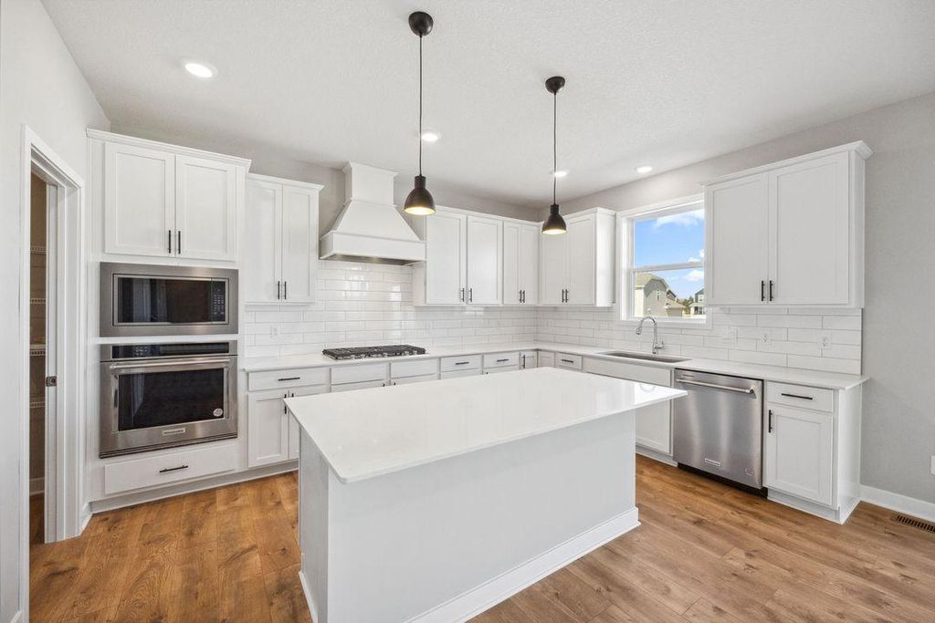 Photo of 6090 Jensen Avenue South Ave, Cottage Grove, MN 55016 (MLS # 7013197)