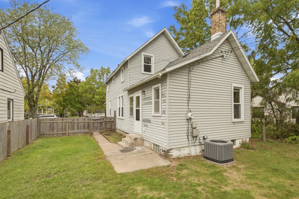 Photo of 832 15th Avenue S, Saint Cloud, MN 56301 (MLS # 7151282)