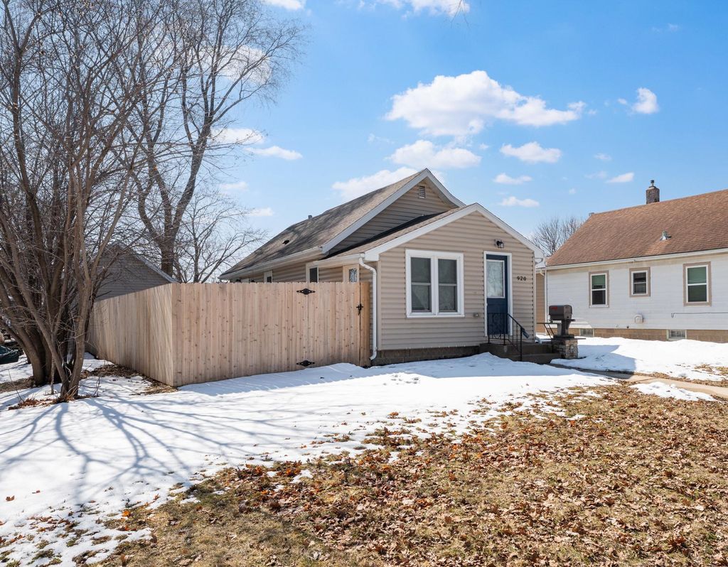 Photo of 920 10 1/2 Street SE, Rochester, MN 55904 (MLS # 7037021)