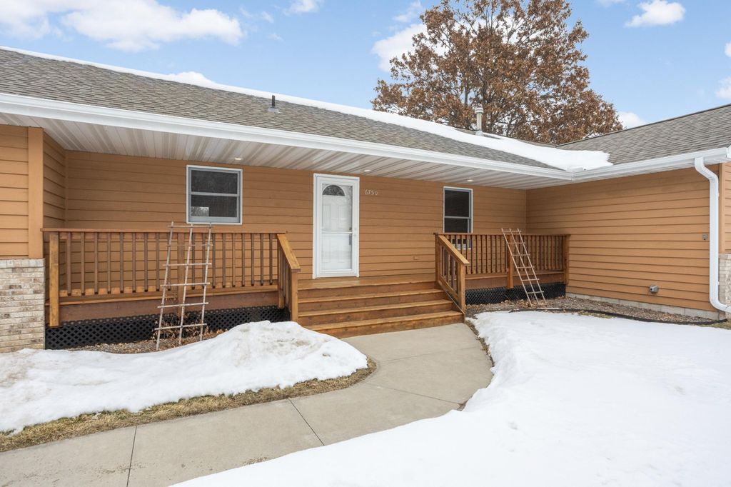 Photo of 6750 40th Street N, Oakdale, MN 55128 (MLS # 7006516)