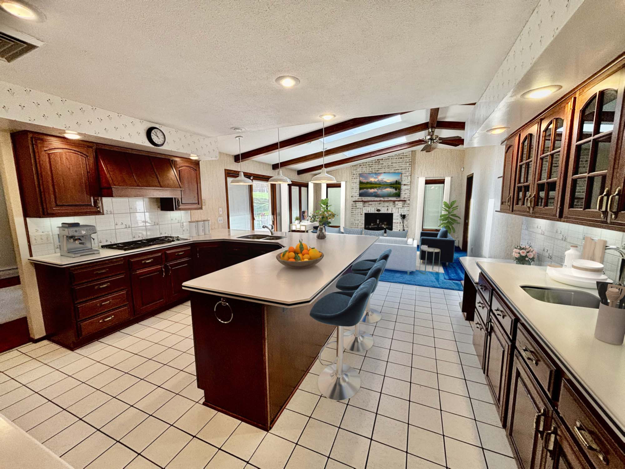 2515 River Hills Drive