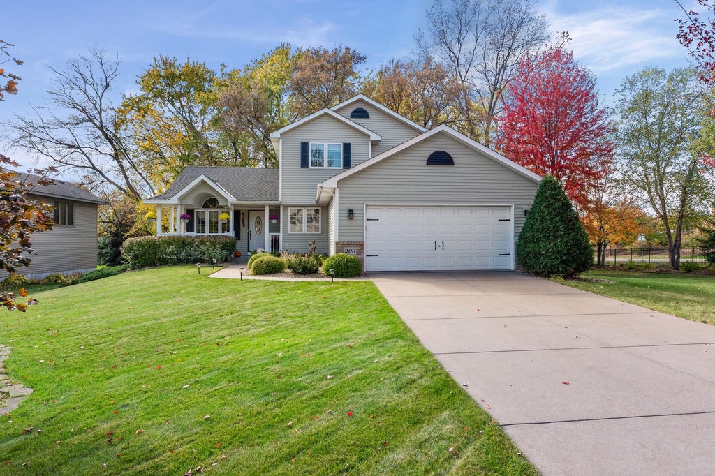 Photo of 200 Pendryn Hill Curve, Woodbury, MN 55125 (MLS # 7163383)