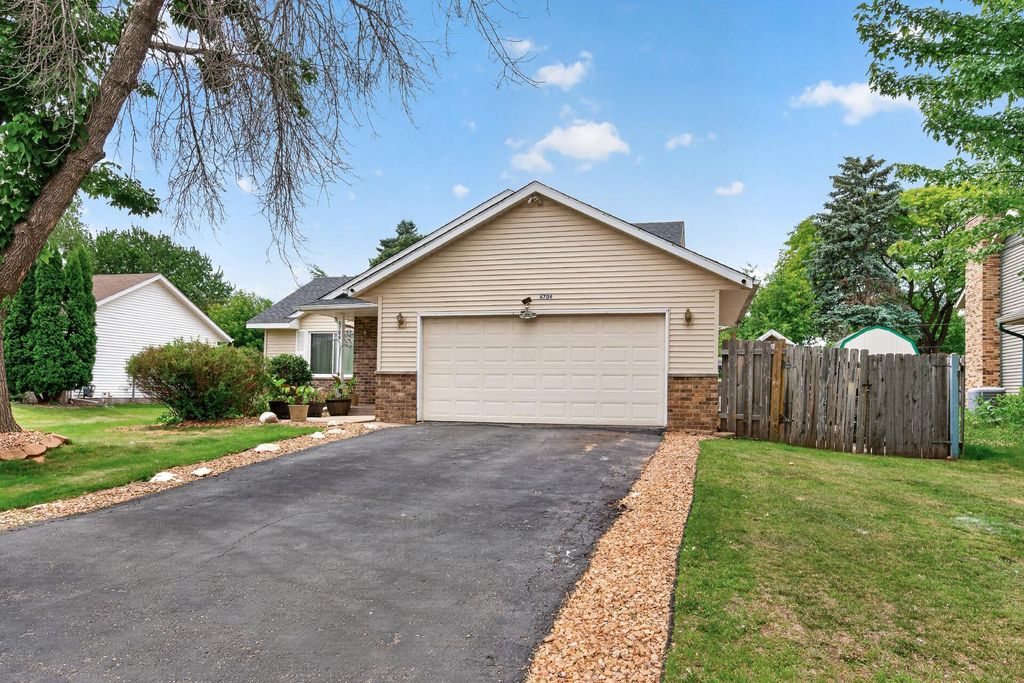 Photo of 6709 Brunswick Avenue N, Brooklyn Park, MN 55429 (MLS # 7095143)