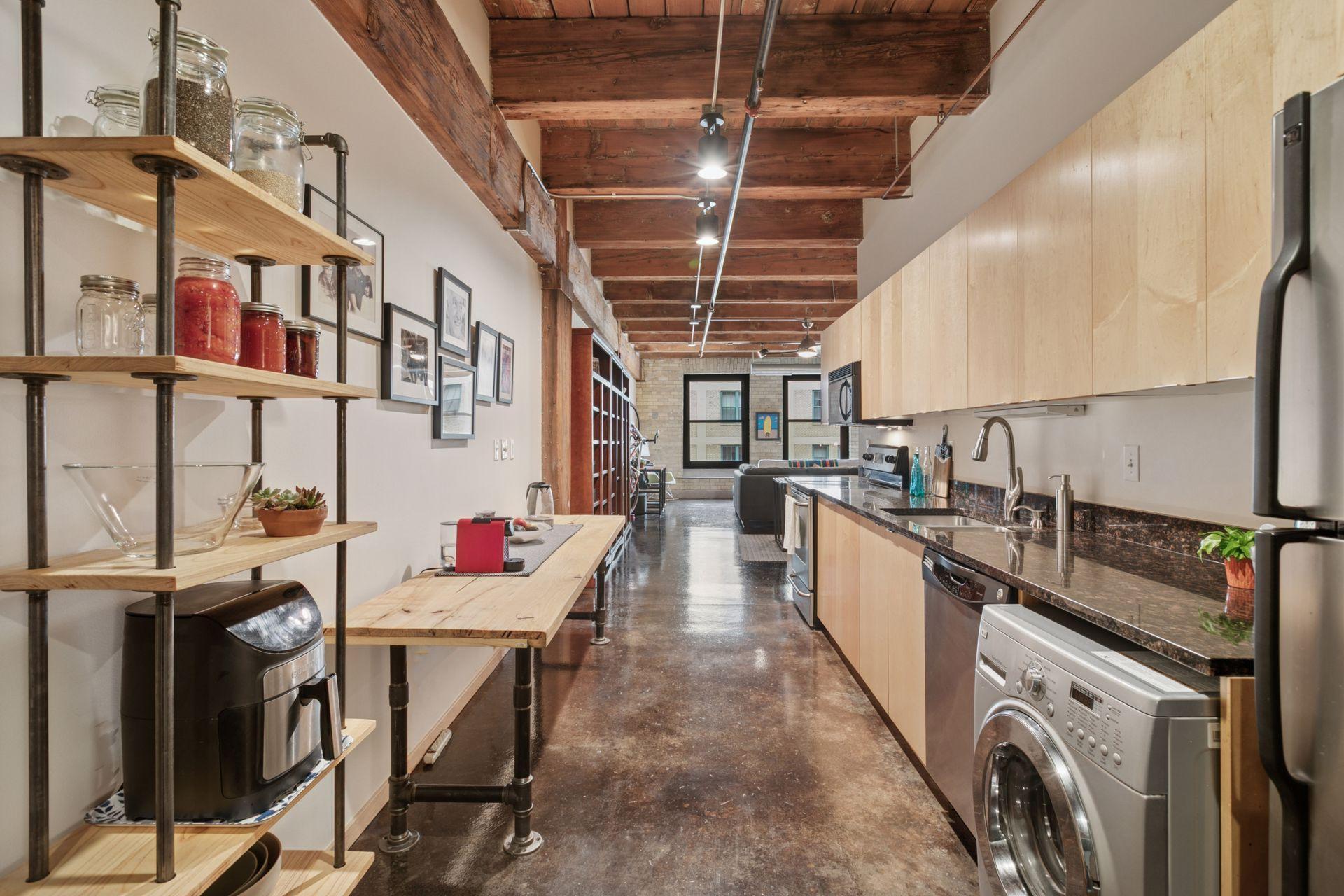 406 Wacouta Street 304