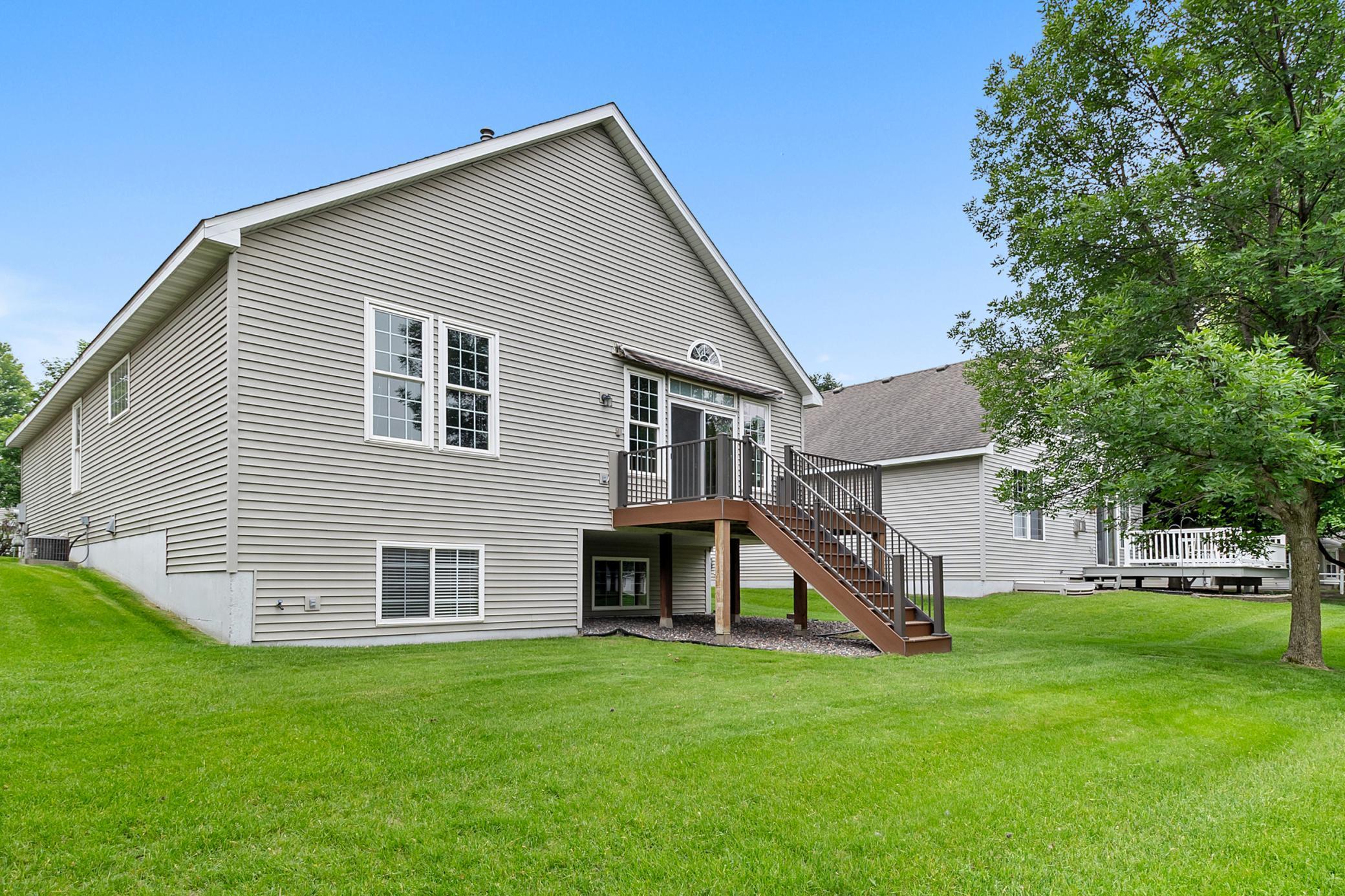 468 Meadowood Lane