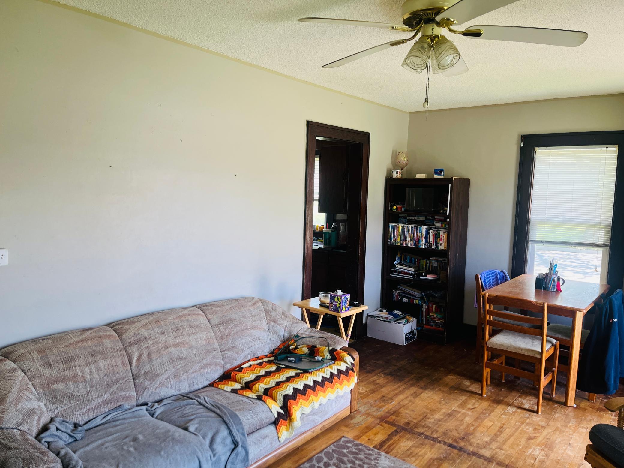 319 8th Street E