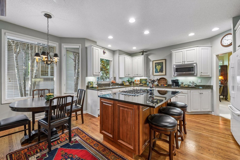 Photo of 635 Waycliffe Drive N, Wayzata, MN 55391 (MLS # 7126785)