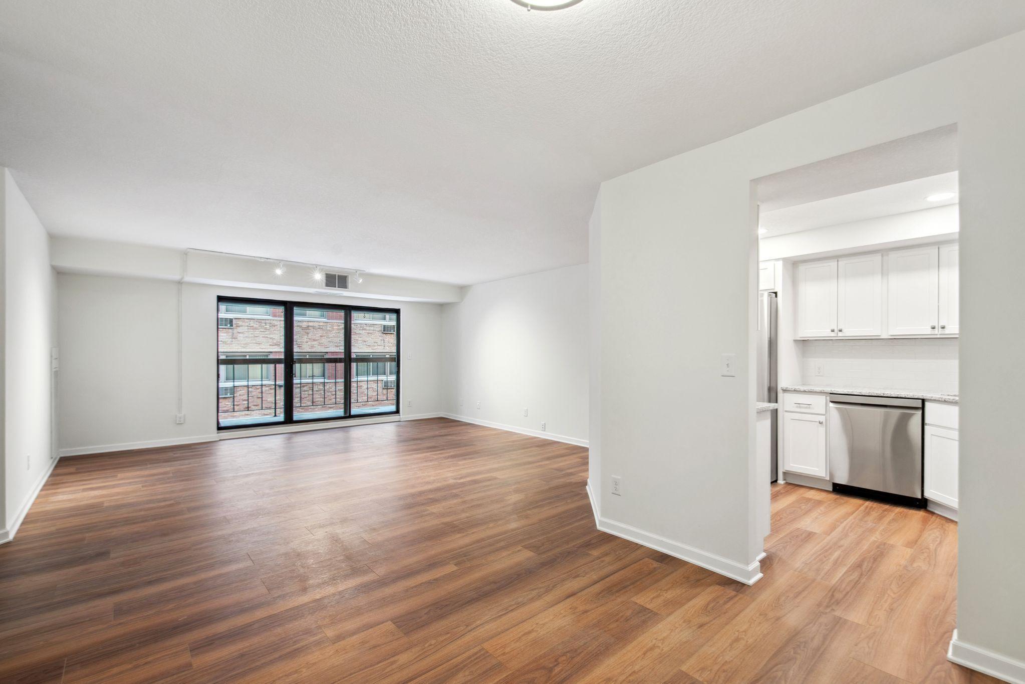 2885 Knox Avenue S 305
