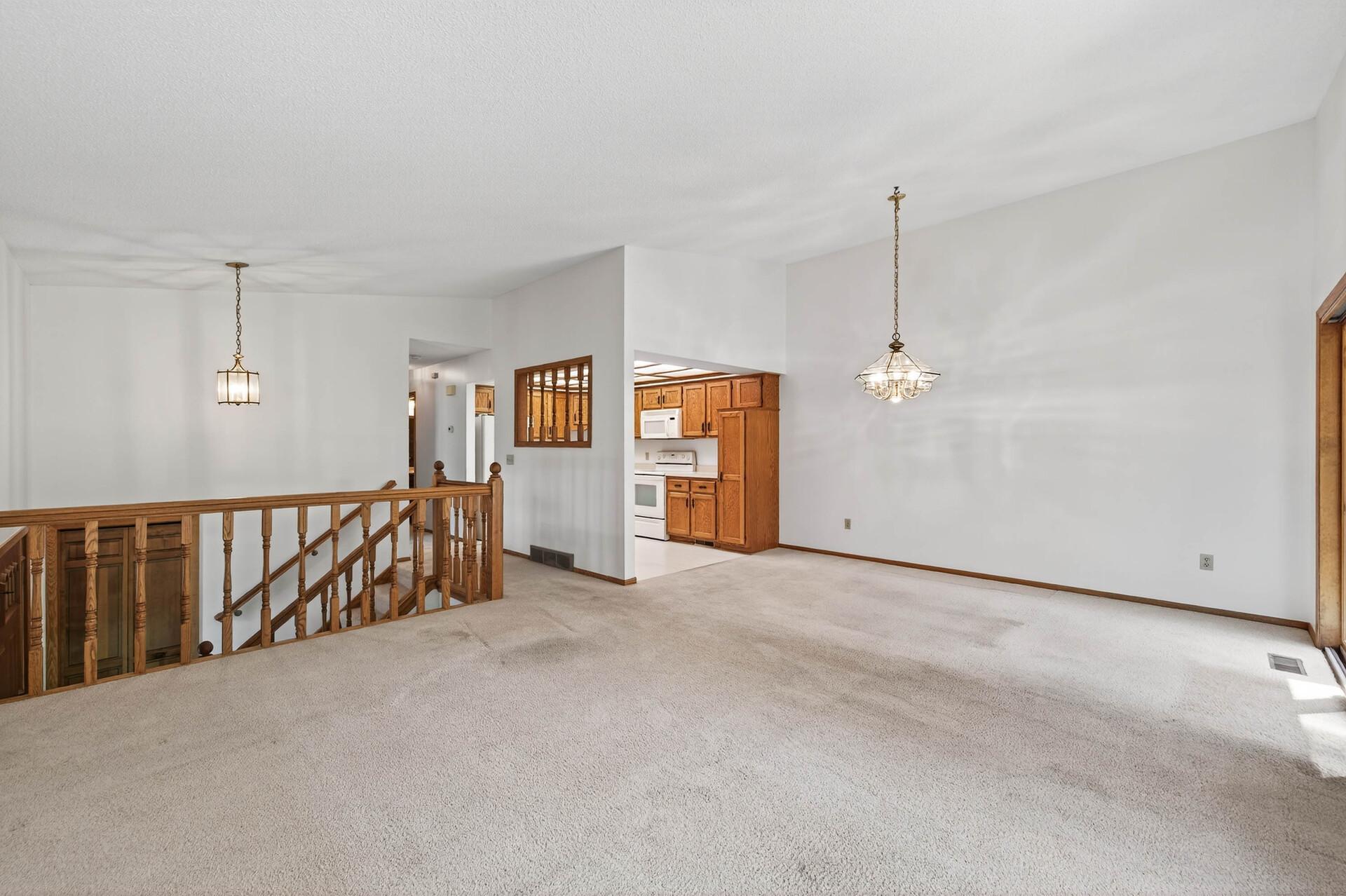 5657 Chatsworth Street N