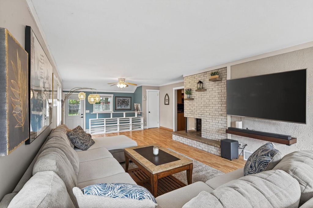 Photo of 2075 Dorothy Avenue, White Bear Lake, MN 55110 (MLS # 6822273)