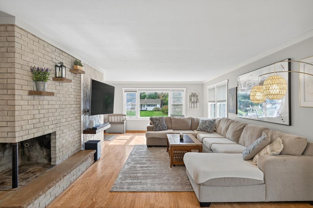 Photo of 2075 Dorothy Avenue, White Bear Lake, MN 55110 (MLS # 6822273)