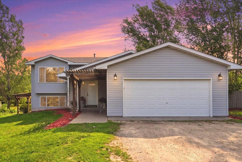 Photo of 983 172nd Street, Hammond, WI 54015 (MLS # 7122301)
