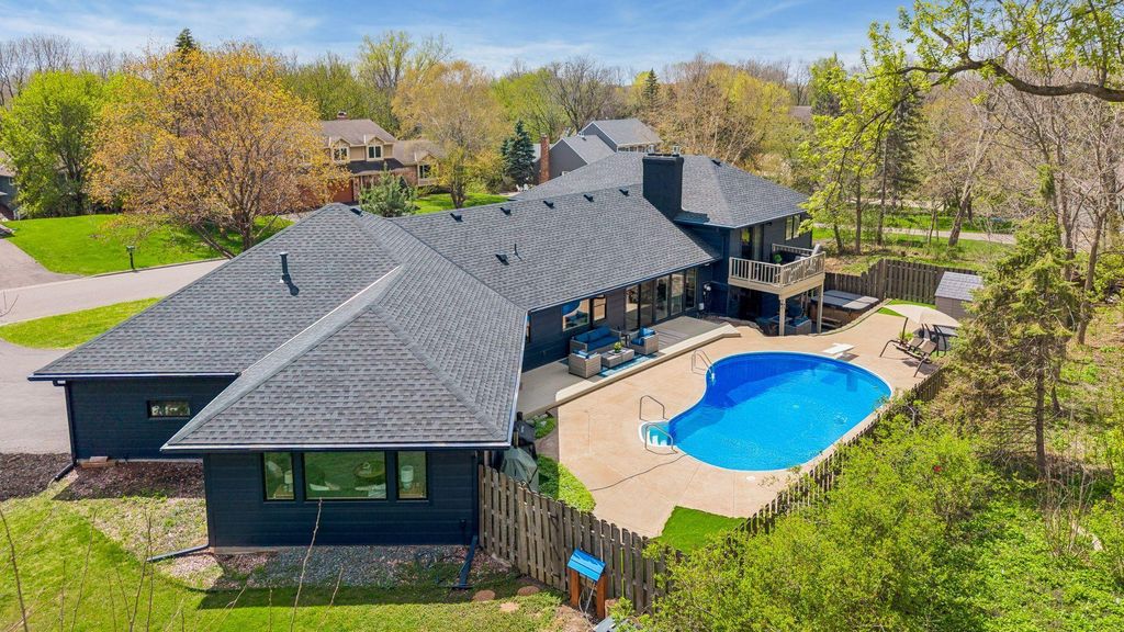 Photo of 335 Queensland Lane N, Plymouth, MN 55447 (MLS # 7012119)