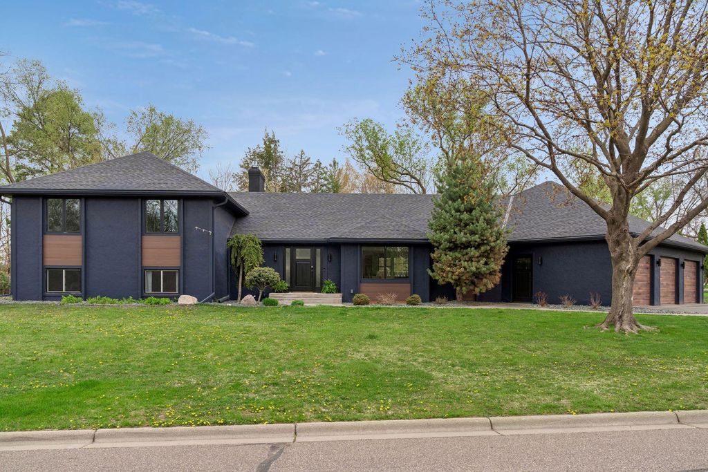 Photo of 335 Queensland Lane N, Plymouth, MN 55447 (MLS # 7012119)