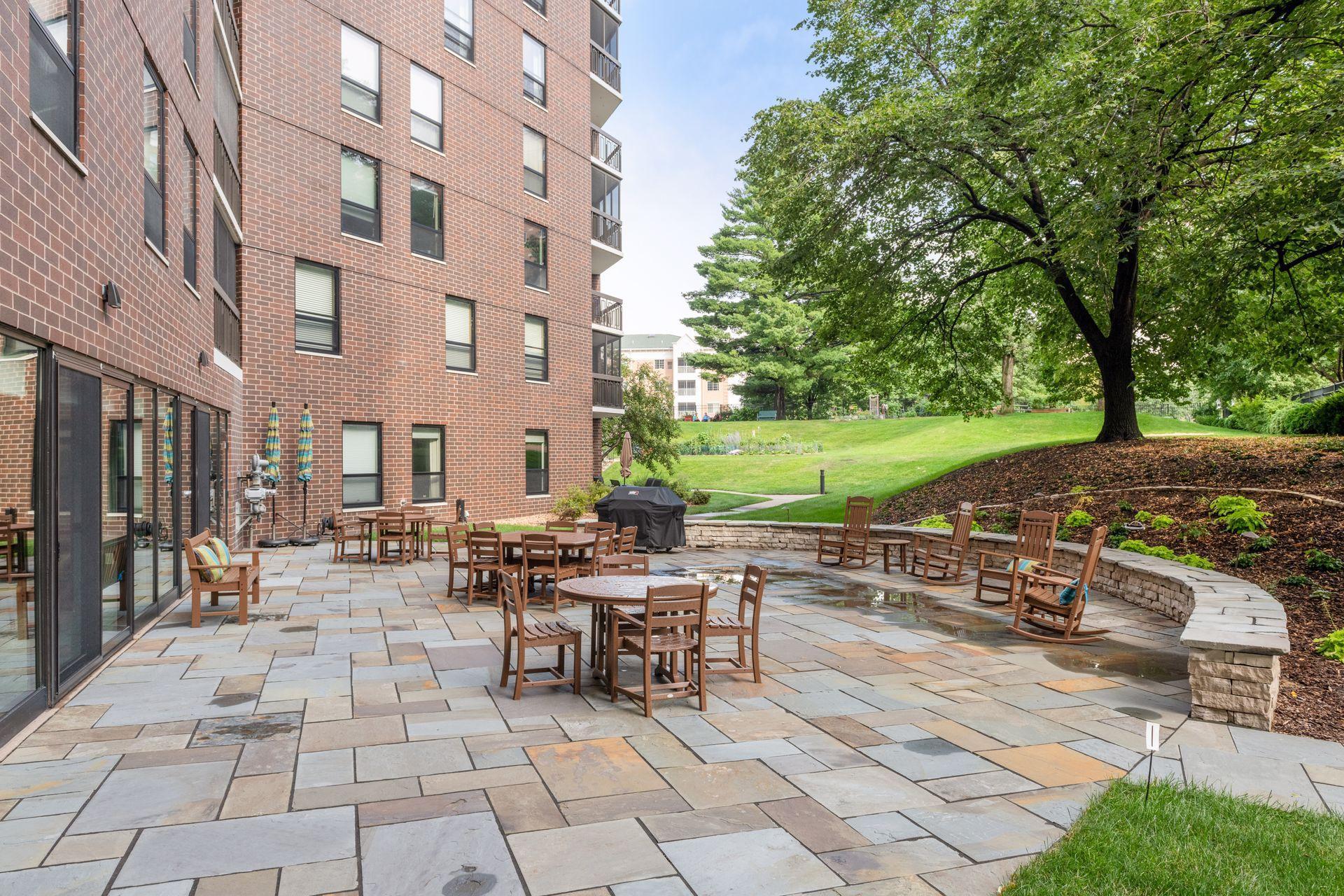 6615 Lake Shore Drive S 410
