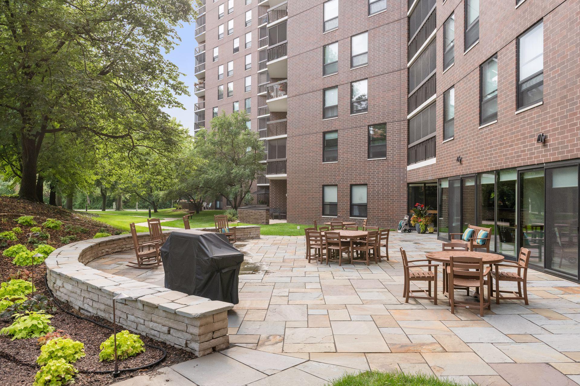 6615 Lake Shore Drive S 410