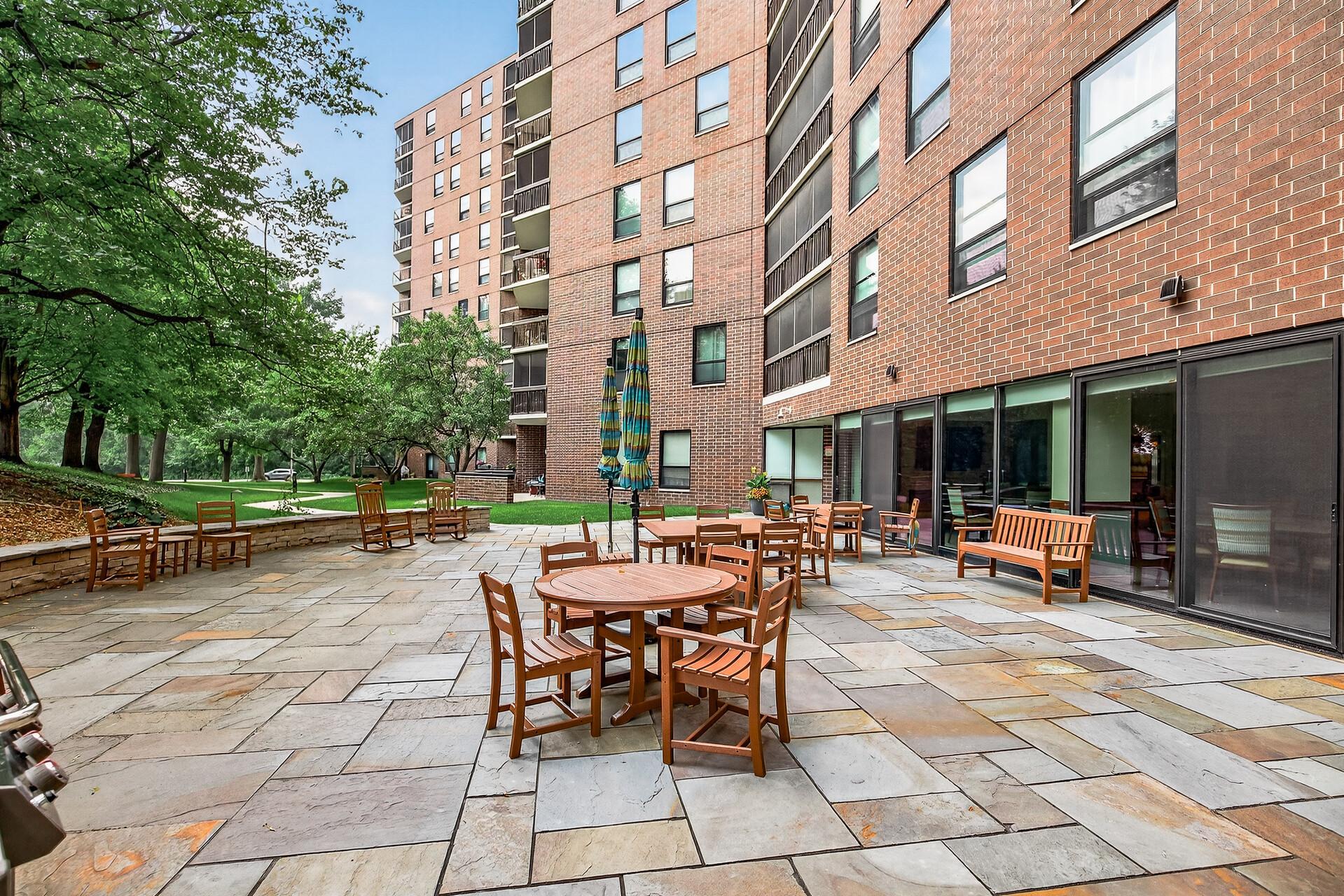 6615 Lake Shore Drive S 410