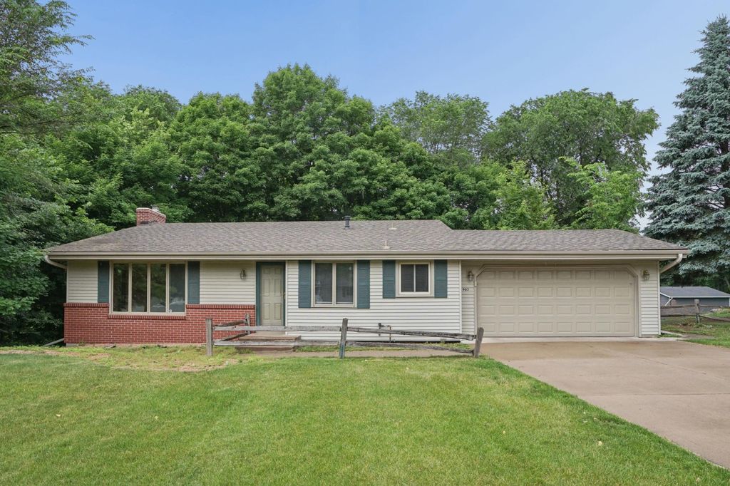 Photo of 903 Circle Drive, Buffalo, MN 55313 (MLS # 7089995)