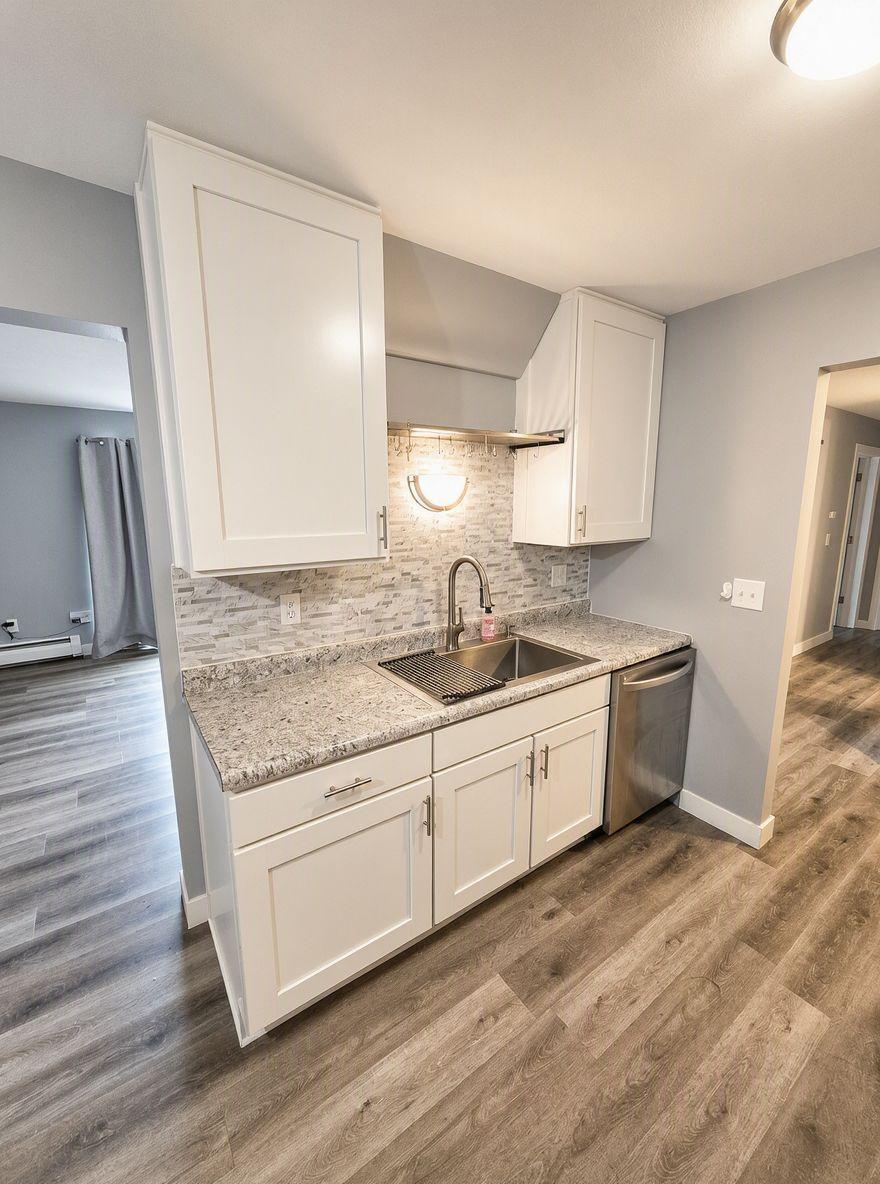 3155 Old Highway 8 104