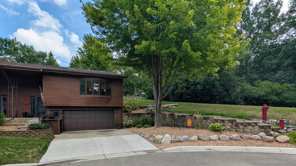 Photo of 1202 Oak Drive, Montevideo, MN 56265 (MLS # 7149910)
