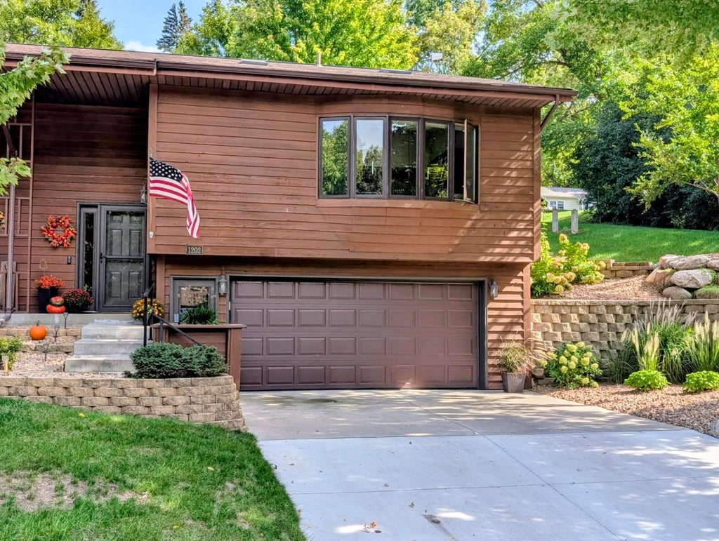 Photo of 1202 Oak Drive, Montevideo, MN 56265 (MLS # 7149910)
