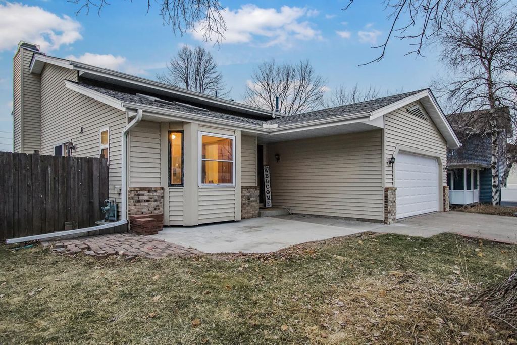 Photo of 3919 Princeton Trail, Eagan, MN 55123 (MLS # 7029646)