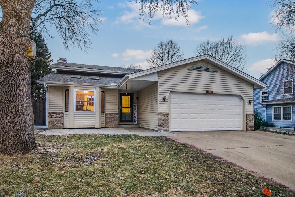 Photo of 3919 Princeton Trail, Eagan, MN 55123 (MLS # 7029646)