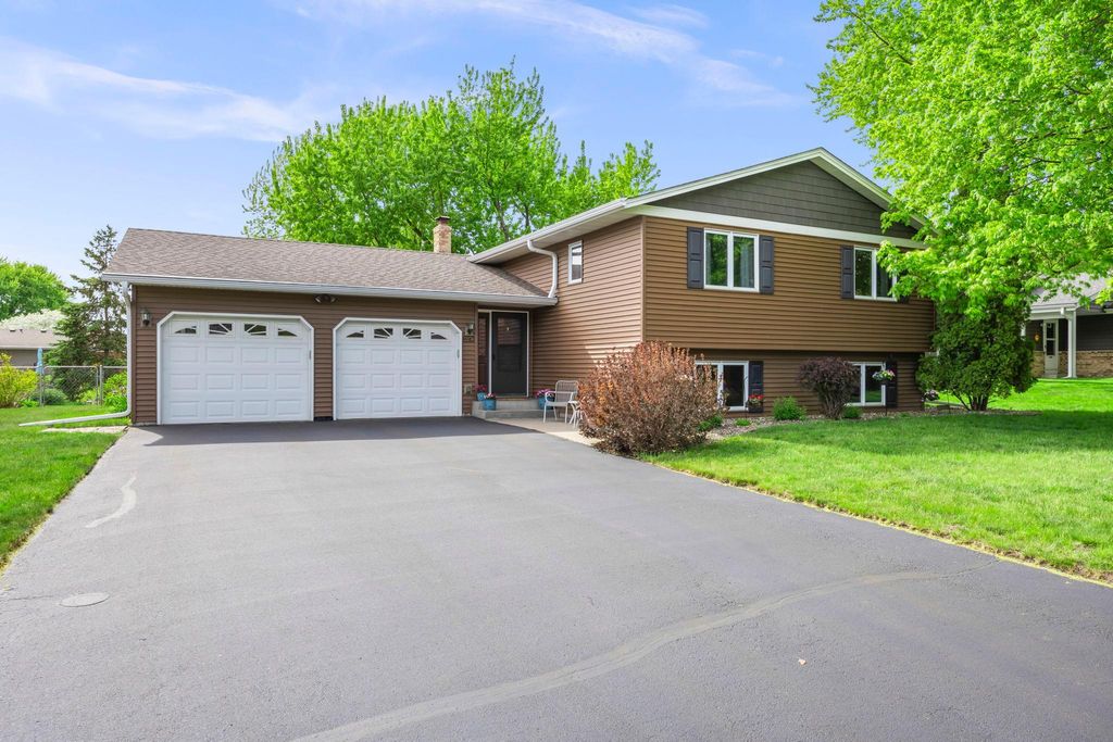 Photo of 13274 Inglewood Avenue, Savage, MN 55378 (MLS # 7068033)