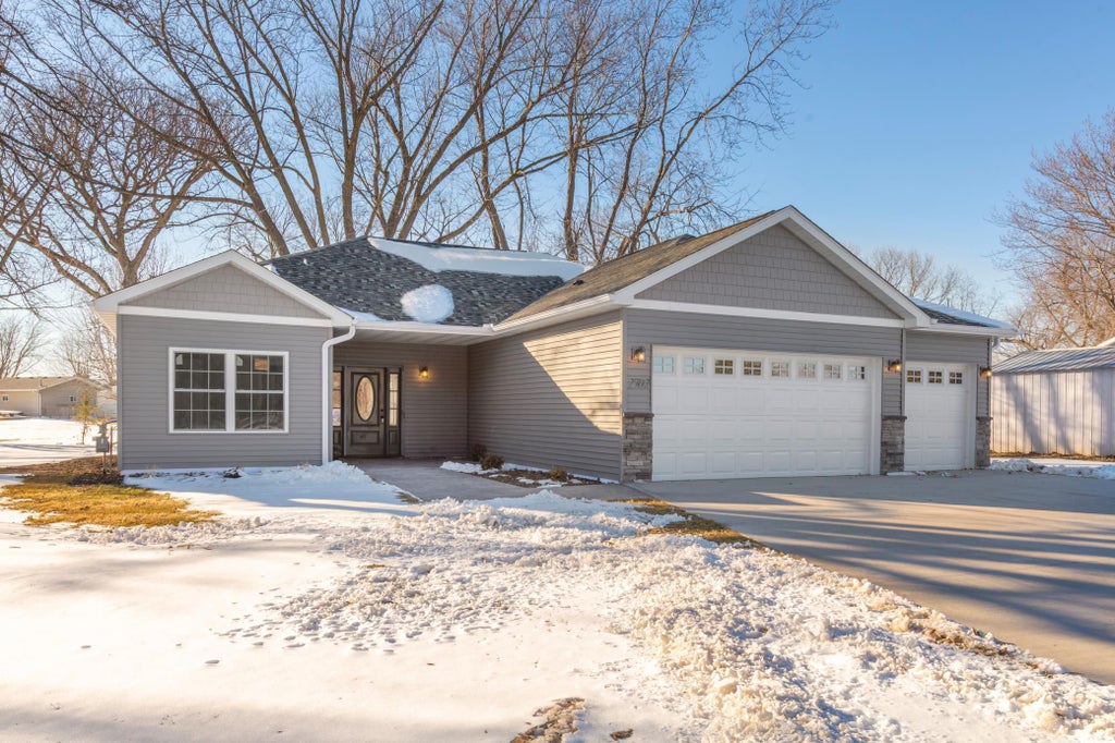 Photo of 2702 Park Avenue NW, Faribault, MN 55021 (MLS # 7120047)