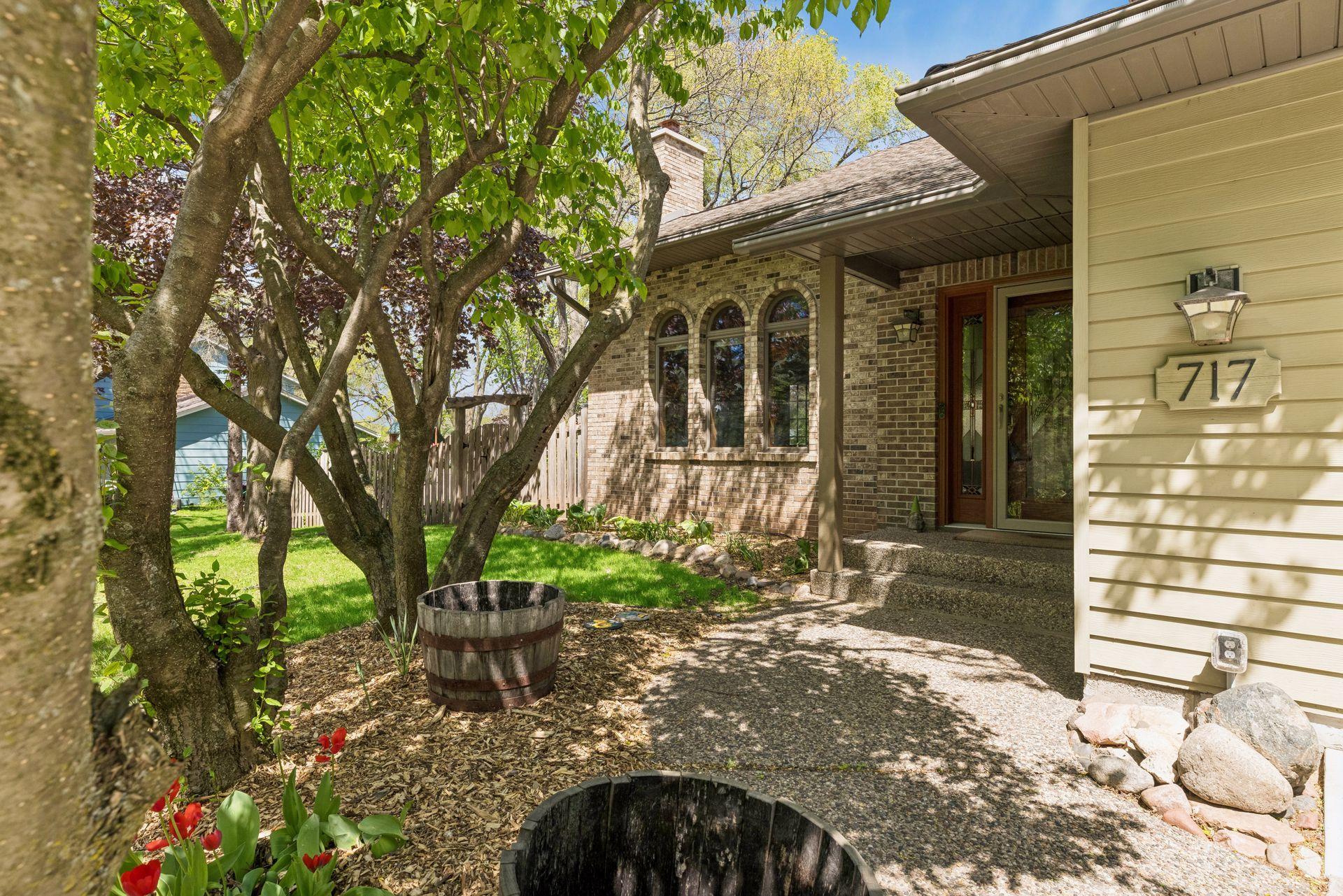 717 Marie Avenue W