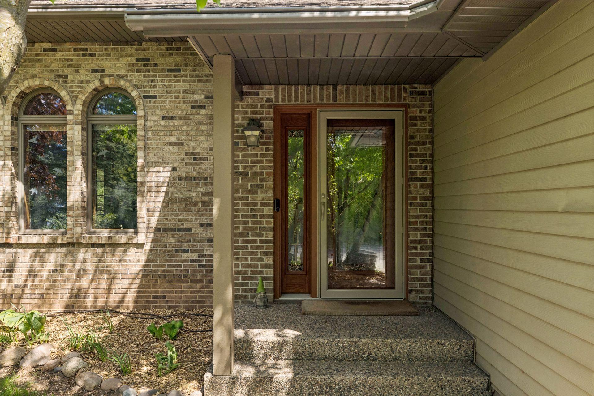 717 Marie Avenue W
