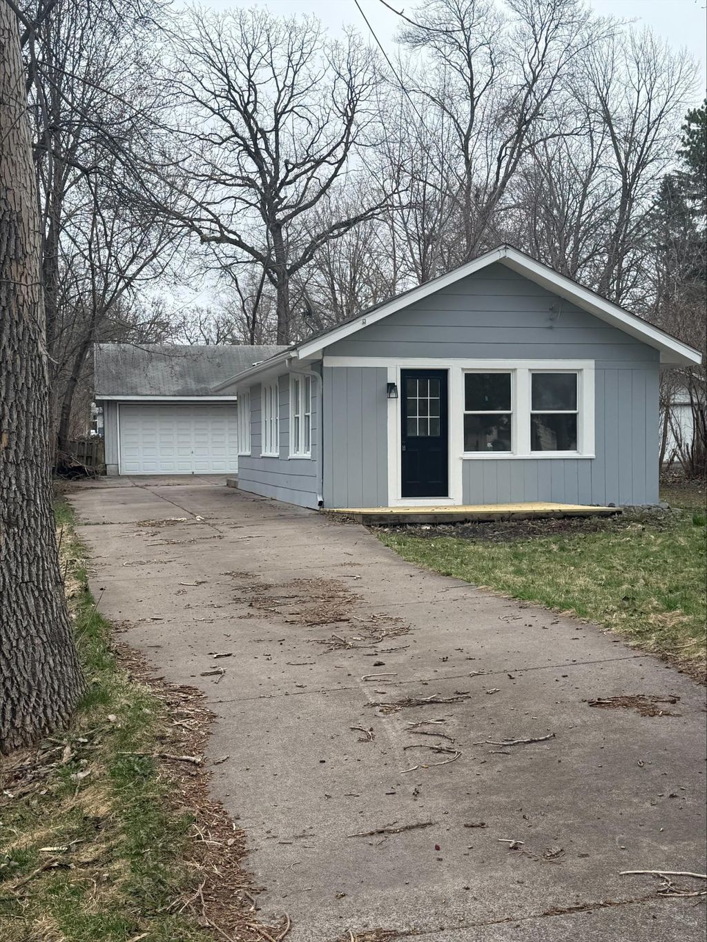 Photo of 931 6th Street SE, Forest Lake, MN 55025 (MLS # 7057747)