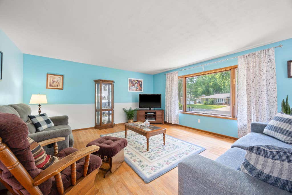 Photo of 1065 Sherwood Street SE, Hutchinson, MN 55350 (MLS # 7114702)