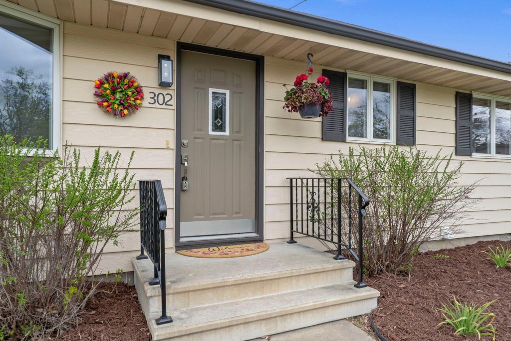 Photo of 302 5th Avenue NW, Dodge Center, MN 55927 (MLS # 7067165)