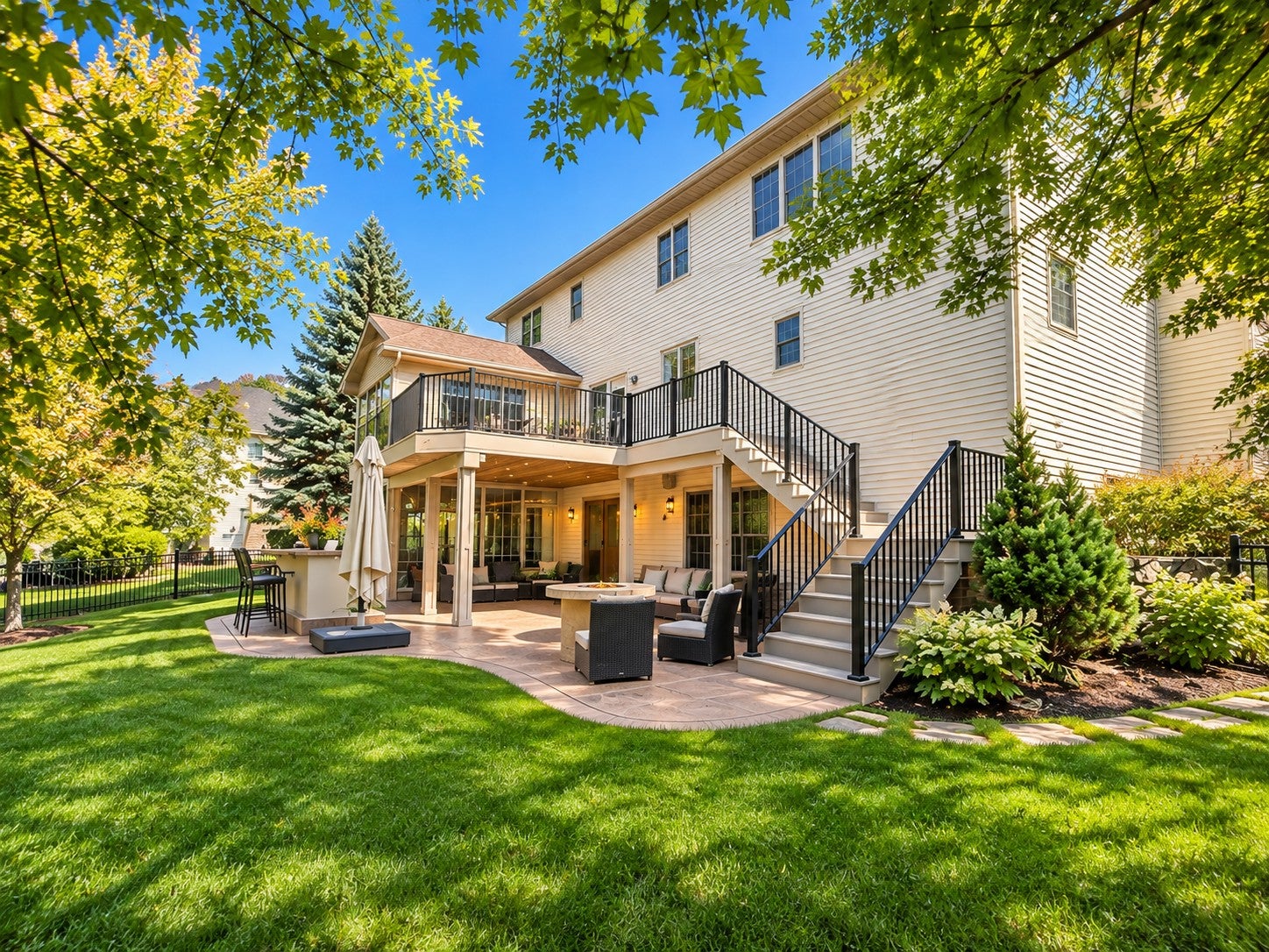 1400 Larkspur Drive