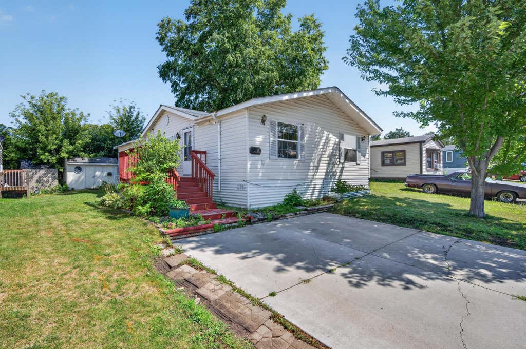 Photo of 2679 Ryan Drive, Maplewood, MN 55119 (MLS # 7121091)